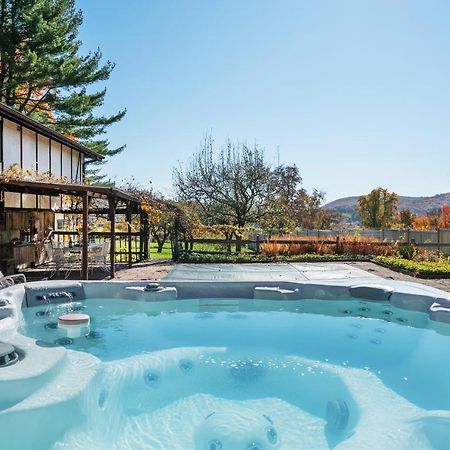 Country Lake House Nestled Between VineyardsWarren エクステリア 写真