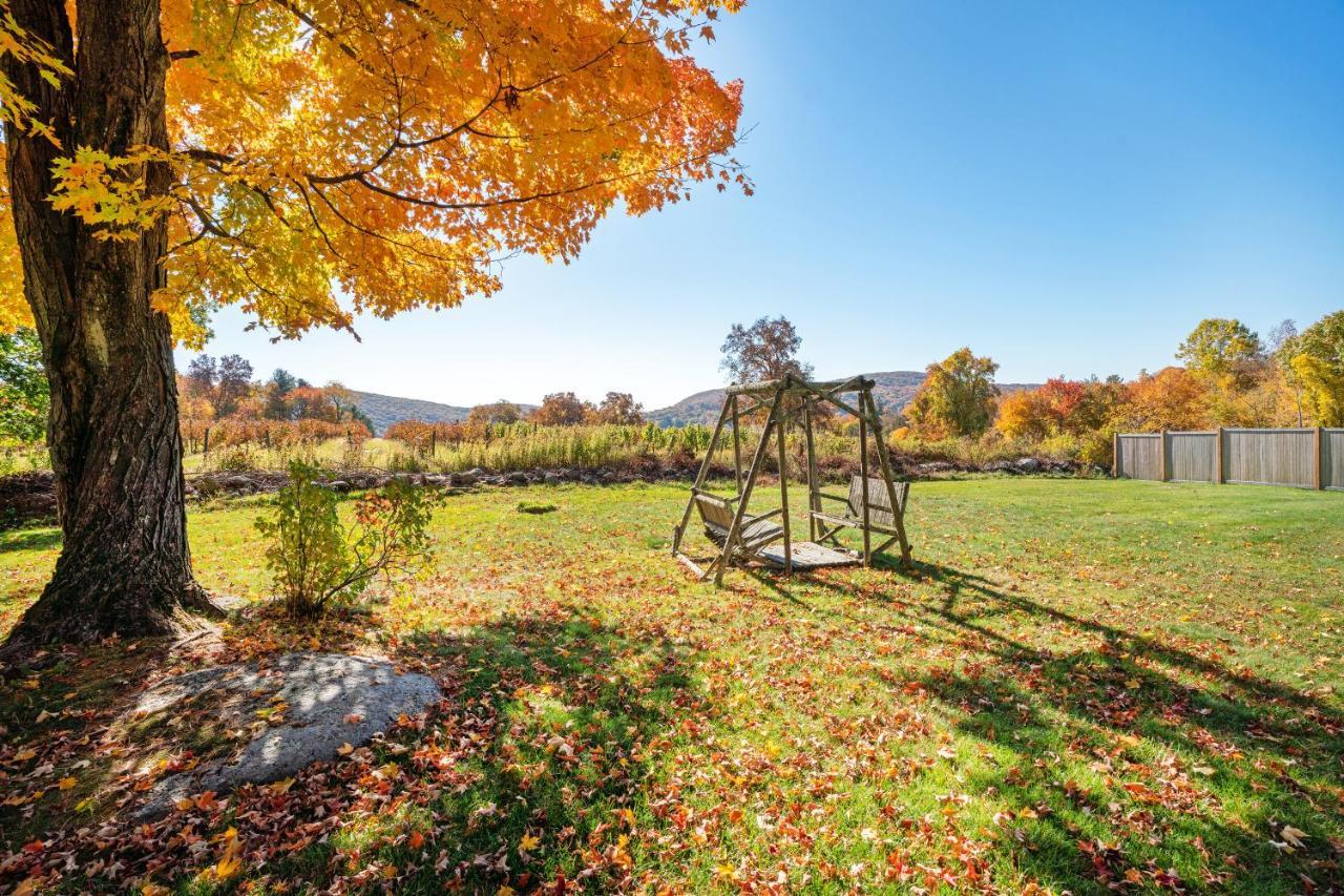 Country Lake House Nestled Between VineyardsWarren エクステリア 写真